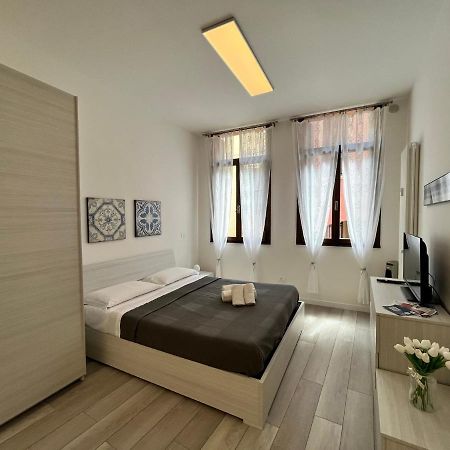 Appartamento Ai Portici Di Via Savonarola Padoue Extérieur photo